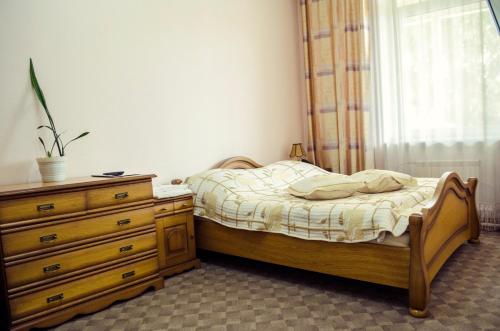 1 queen bed