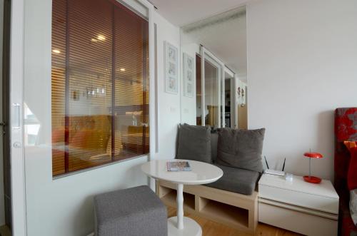 Comfortable Studio, Walk to BTS, Free Wi-Fi, Great Location, Bangkok (photo 8)