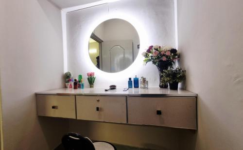Haven Eden Villa Lahore - 4BR Holiday Home with Lawn BBQ - image 3