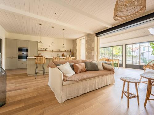 Maison de charme à La Flotte, 6 personnes, rénovée avec terrasse (Maison de charme a La Flotte, 6 personnes, renovee avec terrasse) in La Flotte