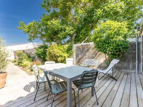 Maison de charme à La Flotte, 6 personnes, rénovée avec terrasse (Maison de charme a La Flotte, 6 personnes, renovee avec terrasse) in La Flotte