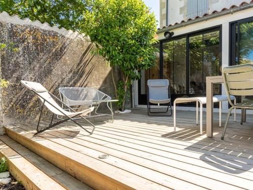 Maison de charme à La Flotte, 6 personnes, rénovée avec terrasse (Maison de charme a La Flotte, 6 personnes, renovee avec terrasse) in La Flotte
