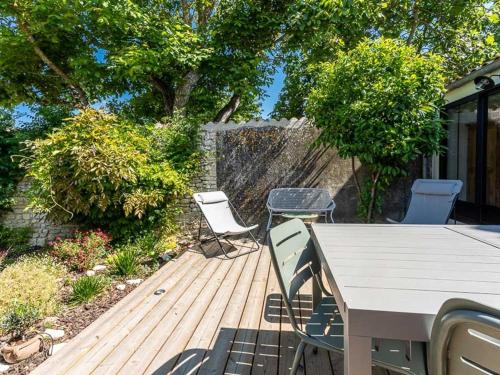 Maison de charme à La Flotte, 6 personnes, rénovée avec terrasse (Maison de charme a La Flotte, 6 personnes, renovee avec terrasse) in La Flotte