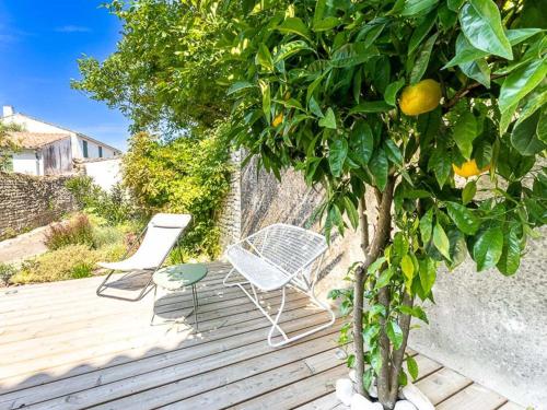 Maison de charme à La Flotte, 6 personnes, rénovée avec terrasse (Maison de charme a La Flotte, 6 personnes, renovee avec terrasse) in La Flotte