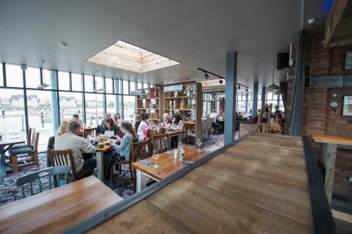 The Ship & Trades - image 9