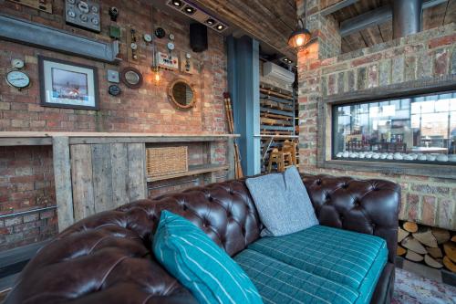 Bar/Lounge, The Ship & Trades in Gillingham
