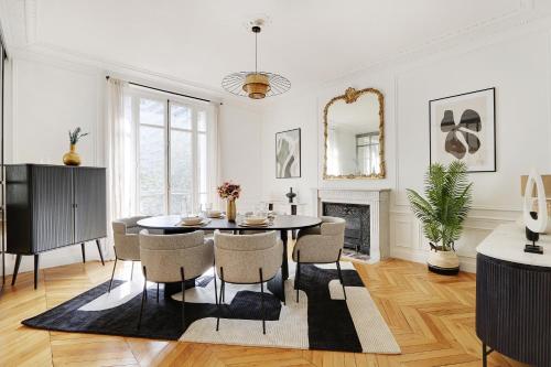 Chic & spacious 2BDR - 4P - Av Suffren TOUR EIFFEL - image 4
