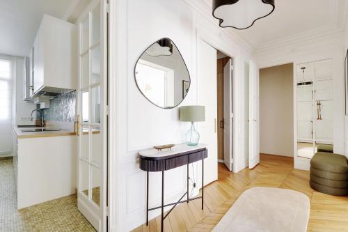 Chic & spacious 2BDR - 4P - Av Suffren TOUR EIFFEL - image 8