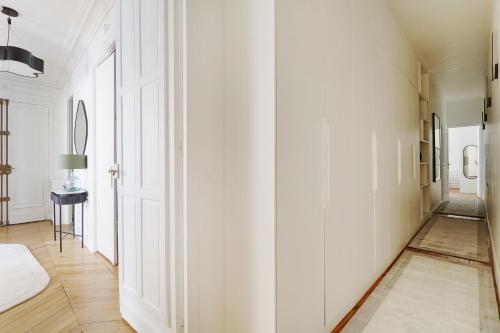 Chic & spacious 2BDR - 4P - Av Suffren TOUR EIFFEL - image 14