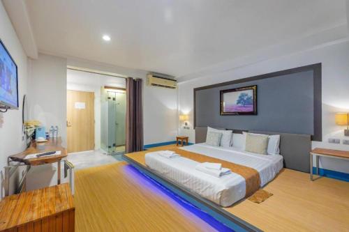 room detail thumbnail 0