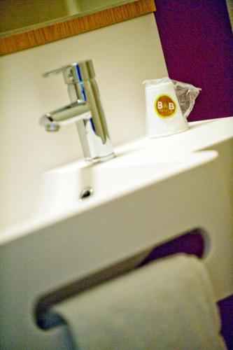 Bathroom, B&B HOTEL Montpellier 1 in Saint-Jean-de-Vedas