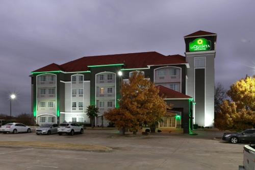 La Quinta by Wyndham Lindale in Lindale, USA