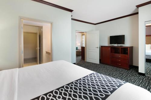 La Quinta by Wyndham Lindale - image 11