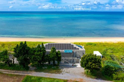 10 seconds to the sea, jacuzzi & BBQ available, ocean view from every room on the beach Terrace