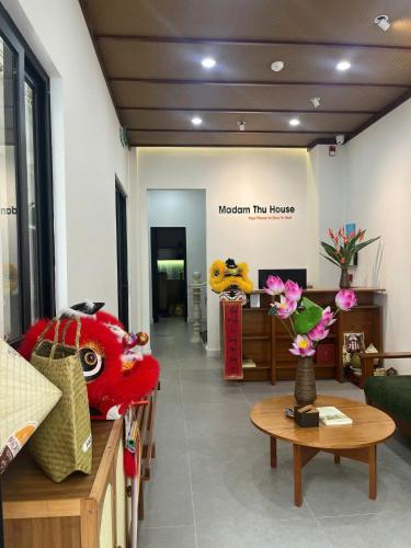Entrance, Madam Thu House in Hue