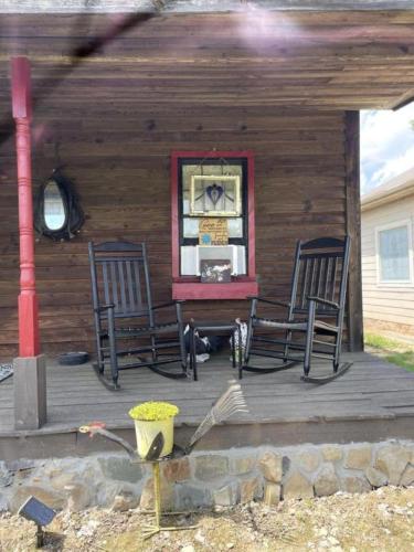 Létesítmények, Vintage Cabin for a Romantic Getaway near Uwharrie National Forest in Denton, North Carolina in Asheboro