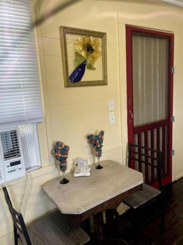 Ételek és italok, Vintage Cabin for a Romantic Getaway near Uwharrie National Forest in Denton, North Carolina in Asheboro