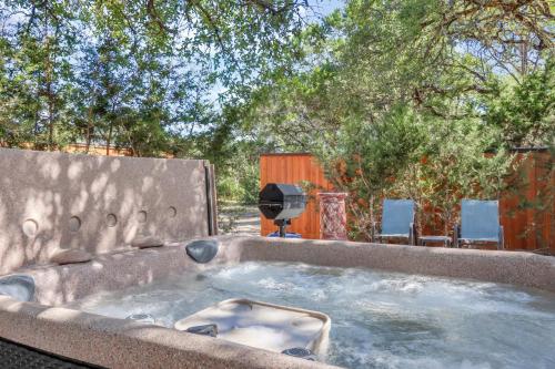 Cabins at Flite Acres - Mountain Laurel in Wimberley, USA