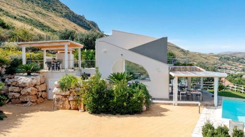 VILLA DEI SOSPIRI 4 Emma Villas - image 2