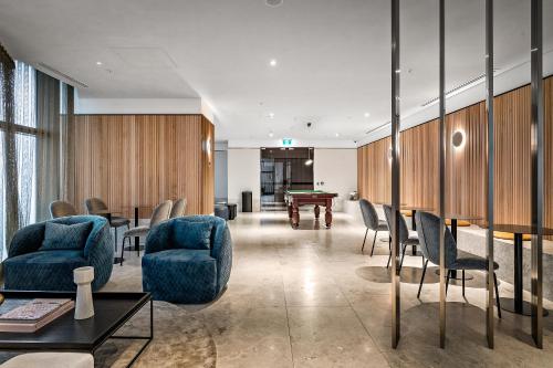 حانة/استراحة, Brand New Luxury Stay with Garden View Same Tower as Ritz Carlton in أخرى