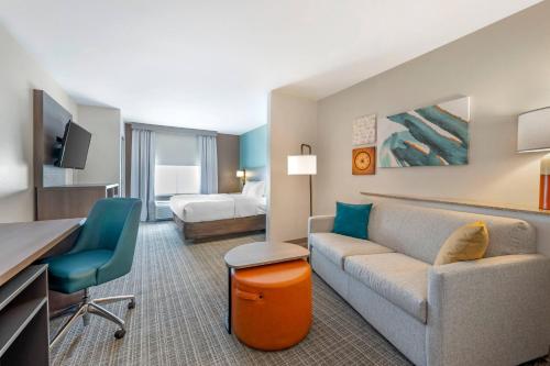 Comfort Suites French Lick - image 11