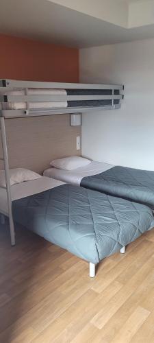 Sleeps 5