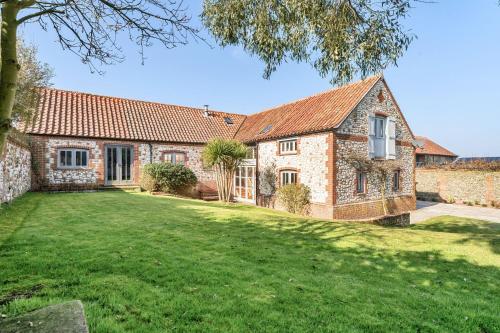 The Dairy Barn 3 bedrooms – khách sạn tại Burnham Overy Town