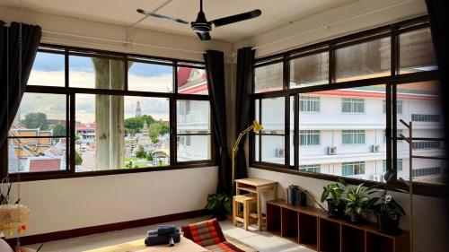 Baan PadSeeEw -Rooftop Riverview