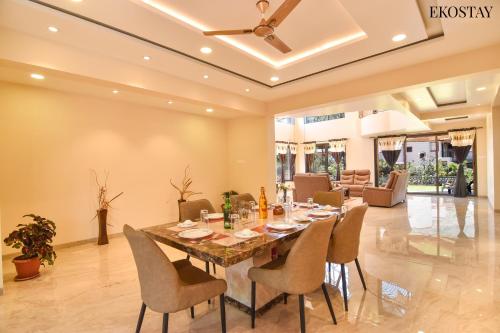 EKOSTAY Gold - Titanium Villa near Della Adventure