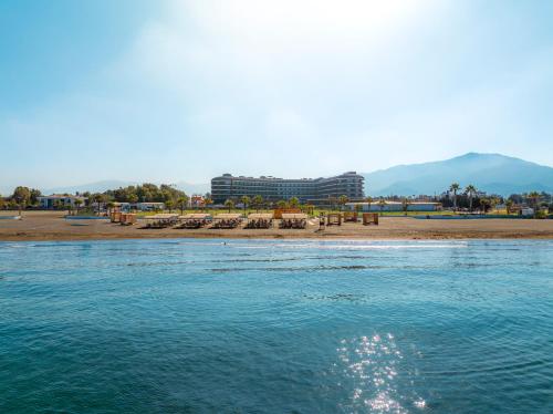 Apkārtne, Arsuz Jumanah Premium Hotel in Ulucinar