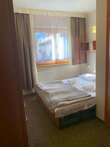2 twin beds