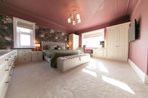 Crookdale House By Holiday Heim Country Manor With Private Pool And Bar in Stalmine