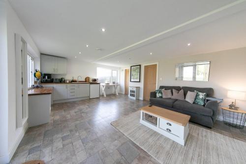 Crookdale House By Holiday Heim Country Manor With Private Pool And Bar in Stalmine