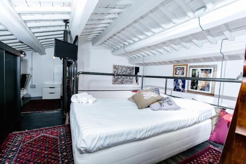 Trastevere Design Loft - My Extra Home - image 9