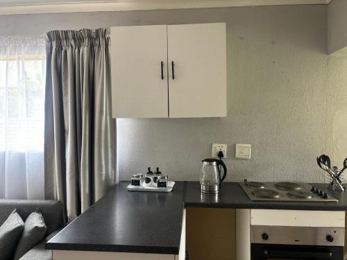 Cuina, Tana's flat in Brakpan