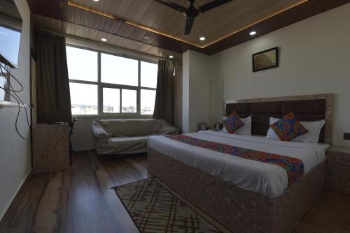 room detail thumbnail 0