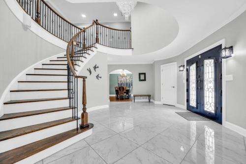 Athens (GA) The Wexford French Chateau w Pool 4-Star Single Room lobby