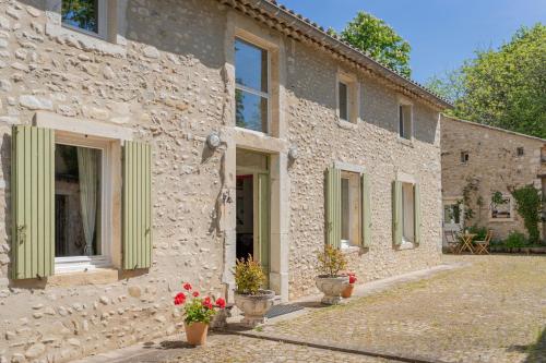 Viesnīcas āriene, Provençal Farmhouse With Shared Pool In The Drôme (Provencal Farmhouse With Shared Pool In The Drome) in Saint-Gervais-sur-Roubion