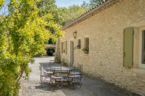 Viesnīcas āriene, Provençal Farmhouse With Shared Pool In The Drôme (Provencal Farmhouse With Shared Pool In The Drome) in Saint-Gervais-sur-Roubion