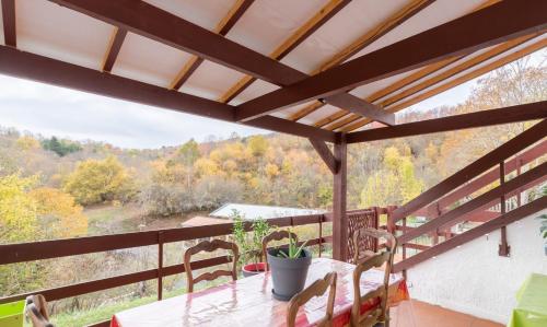 Skats, maison chalet in Cailla