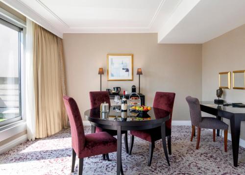 Удобства, Warwick Paris (Former Warwick Champs-Elysees) in 8th - Champs Elysees