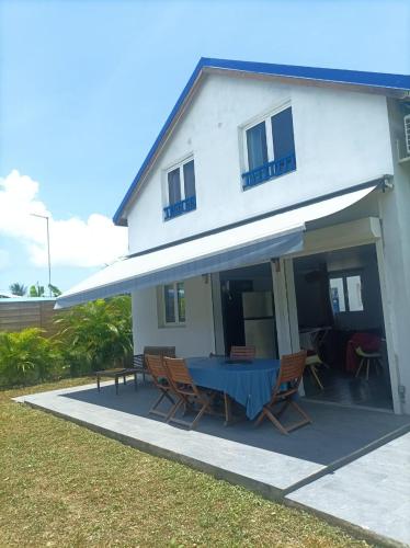 Maison 3 chambres avec piscine à 150 M de la plage (Maison 3 chambres avec piscine a 150 M de la plage) in Le Moule