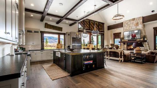 Impressive and Secluded Villa for Rent along the Glorious Uinta Mountains, Utah in Kamasa (UT)