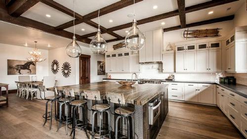 Impressive and Secluded Villa for Rent along the Glorious Uinta Mountains, Utah in Kamasa (UT)