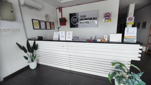 Exterior view, 1108 Hotel Sungkai in Sungkai