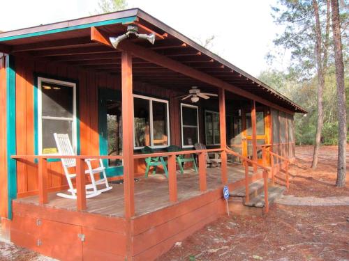 Rustic Vacation Rental with a Charming Dock in Ocala National Forest, Florida in Astor