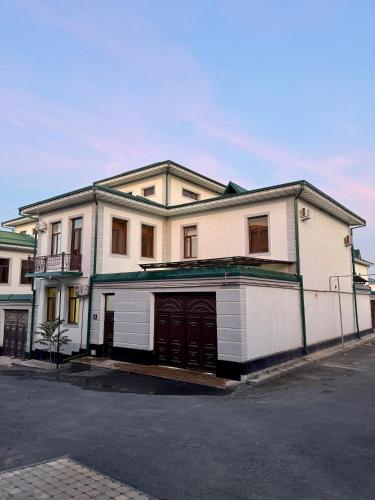 Town House – khách sạn tại Zebiniso