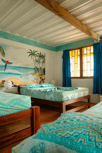 1 double bed, 2 twin beds
