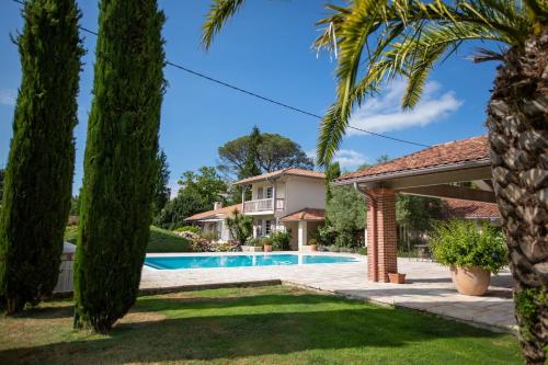 Superbe villa 300 m2 avec piscine et jacuzzi in 蘭克斯