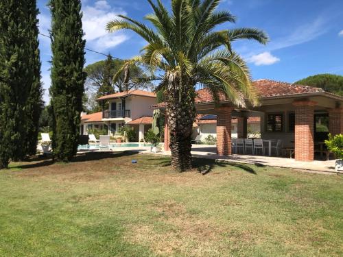 Superbe villa 300 m2 avec piscine et jacuzzi in 蘭克斯